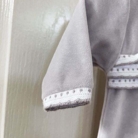 Kissy Kissy Gray Velvet Footie One Piece Crochet Lace Trim Size 0-3 Months - Picture 7 of 12